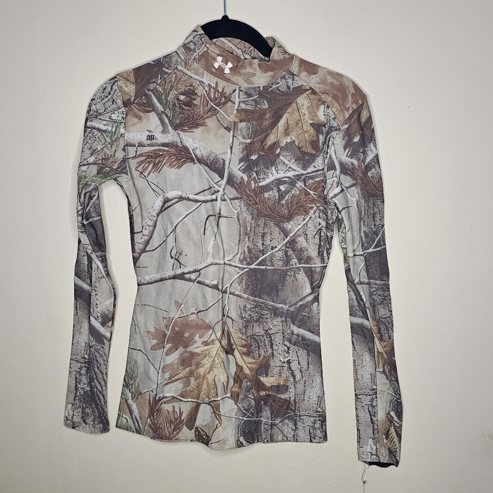 Under Armour Cold Gear Womens Fit Medium Camo Turtleneck